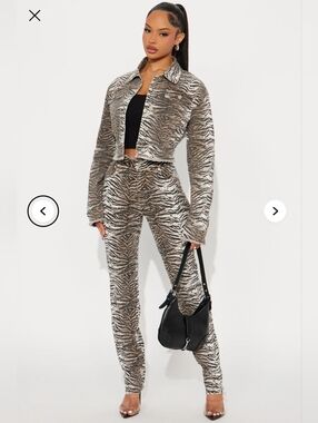 Fashion Nova Womens Rhinestone Jacket & High-Waist Pants Set -